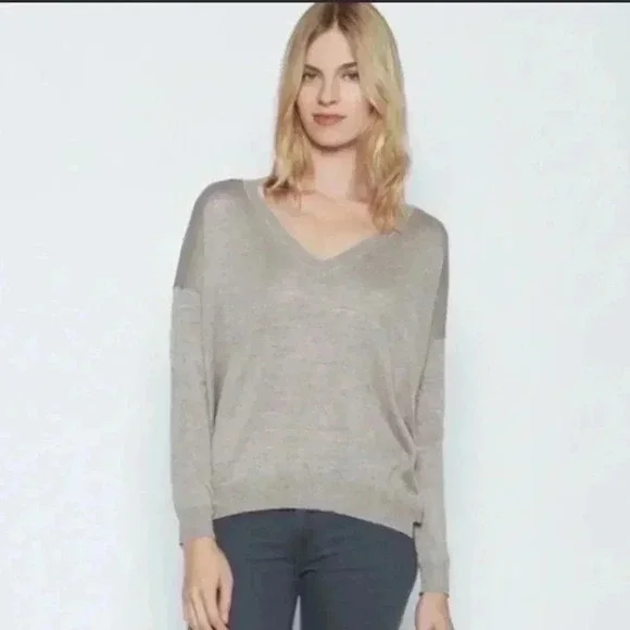 Joie Calee V-Neck Knit Sweater in Beige/Gold Size S - Picture 1 of 13